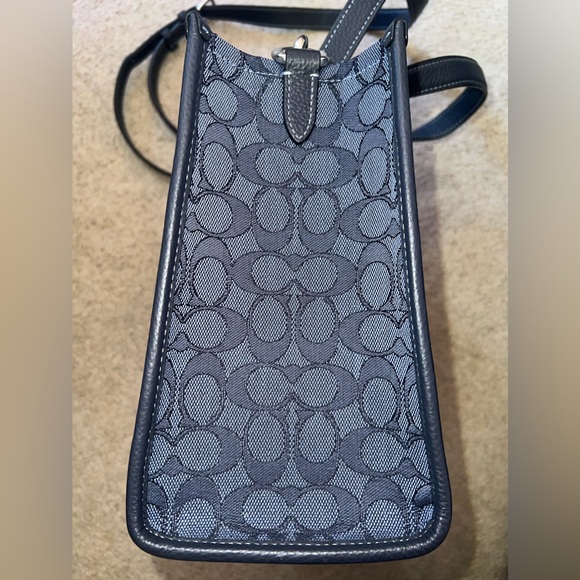 Coach: Dempsey Carryall Bag In Signature Jacquard With Stripe And Coach Patch - Picture 3 of 12